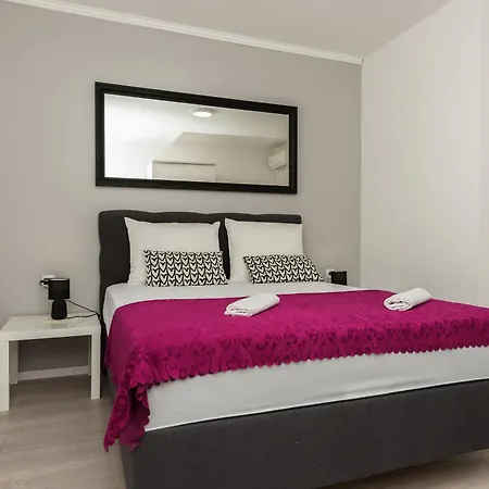 アパート Diaria マカルスカ